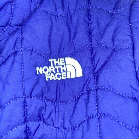 - Jacket - Picture 3 of 4